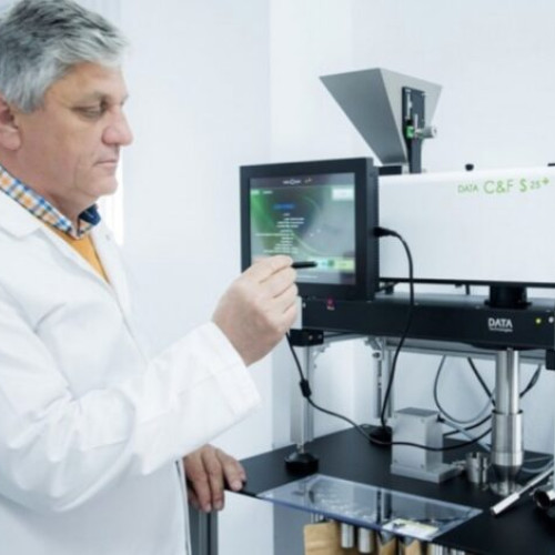 România are o problemă majoră în sectorul semințelor, avertizează conducerea Băncii de Resurse Genetice Vegetale din Buzău. Potrivit directorului institutiei, cercetătorul Costel Vinatoru, lipsa unei strategii naționale pentru producția și dezvoltarea semințelor face ca fermierii să depindă din ce în ce mai mult de importuri din străinătate, ceea ce implică riscuri economice și de biosecuritate.