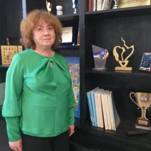 Camelia Voicu se retrage din funcția de director al Colegiului Național „Mihai Eminescu” după aproape 30 de ani de activitate în învățământ