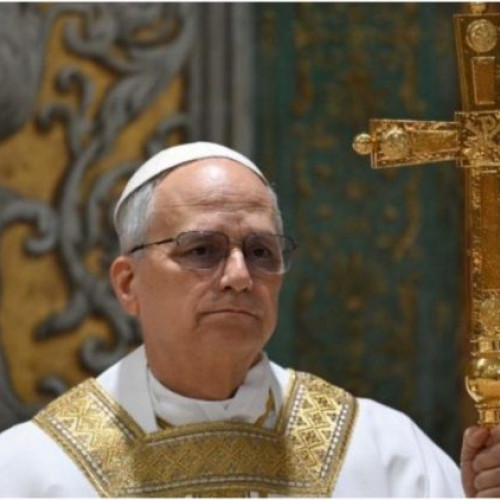 Papa Leon ar putea efectua prima sa vizită în Liban, într-o călătorie apostolică în afara Italiei. Un oficial catolic libanez a menționat că discuțiile sunt în desfășurare, însă nu a specificat o dată exactă, precizând doar că vizita ar putea avea loc „până în decembrie”. Potrivit sursei citate, vizita ar putea avea loc în cadrul unui turneu al Papei care va include și Turcia.