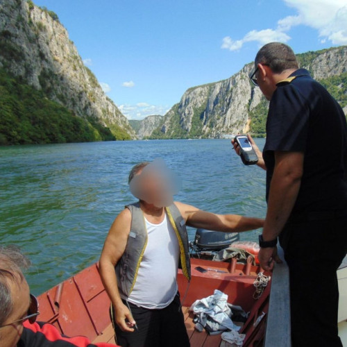 Controale pe ape: sancțiuni date conducătorilor de ambarcațiuni pentru nerespectarea regulilor