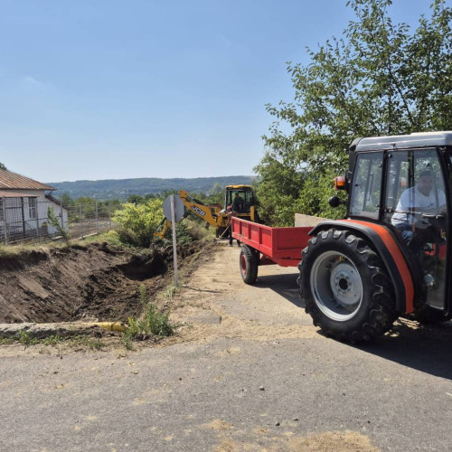 Primăria comunei Voinesti incepe lucrări de decolmatare la Valcelul lui Mihai din satul Suduleni