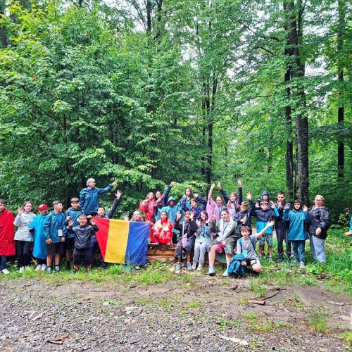 tabără de educație montană „civic montan 25” pe valea Ialomiței, la granița dintre Bucegi și Leaota