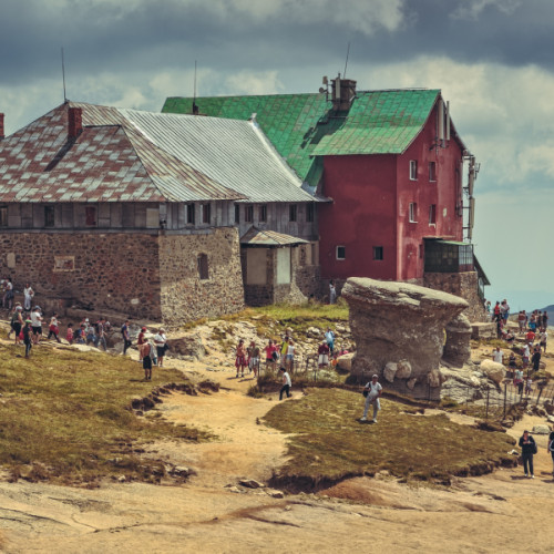 cabana Babele, una dintre cele mai cunoscute cabane montane din România, scoasă la vânzare pentru 1,6 milioane de euro