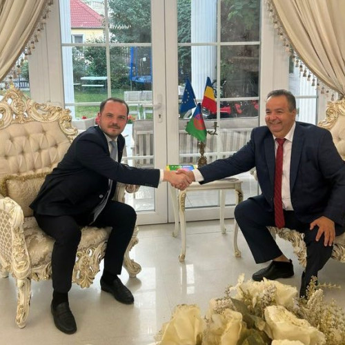 ministrul sănătății, Alexandru Rogobete, a vizitat sâmbătă mai multe județe din țară pentru a analiza stadiul proiectelor medicale finanțate din fonduri europene. Potrivit portalului turnulsfatului.ro, oficialul a fost în județele Hunedoara, Deva și Brad, unde a discutat despre investiții și digitalizare în sistemul sanitar.