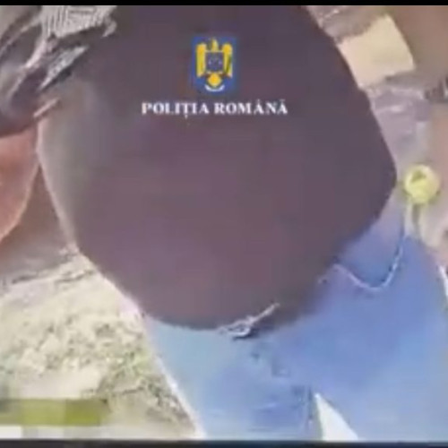 incident violent pe DN 56 în județul Dolj, implicând o polițistă și un bărbat înarmat