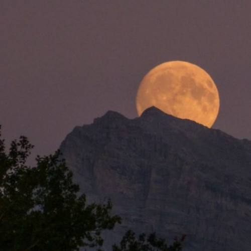 Românii pot observa eclipsa lunii duminică, 7 septembrie