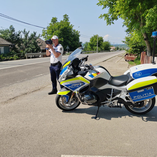 Un scriitor gorjean avertizează despre un zgomot insuportabil în Târgu Jiu din cauza unui motociclist