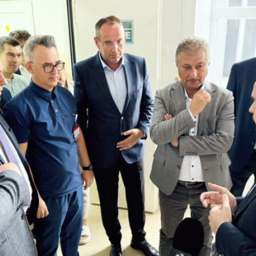 ministrul sănătății a vizitat spitalele din județul hunedoara pentru verificări și discuții despre modernizarea infrastructurii medicale