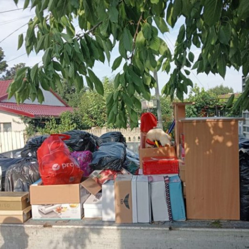 Echipa „Împreună cu voi, alături de voi, putem face minuni” a adus zâmbete pe fețele familiilor neajutorate din Vrancea