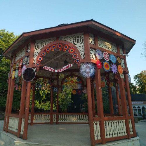 expozitie de mandale crosetate la Focșani: o colaborare a pasionaților de crosetat