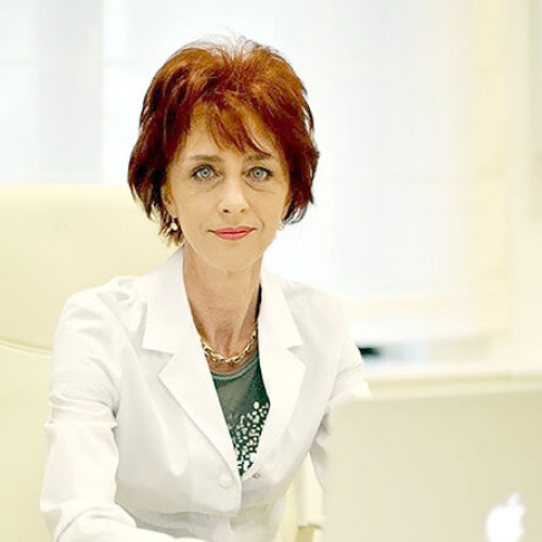medicul Flavia Grosan, criticată pentru teorii nefundamentate despre contactul fizic și COVID-19