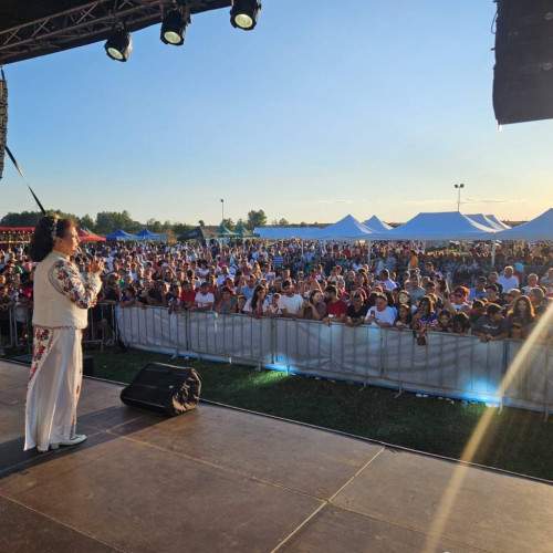 Celebration de Ziua comunei Dobra pe stadionul din Mănești