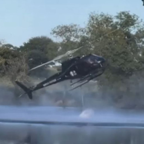 Elicopter care intervenea pentru stingerea incendiilor, prăbușit într-un lac în vestul Franței