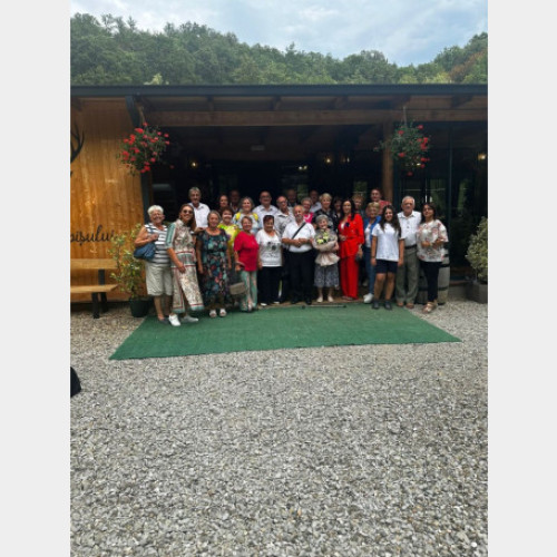 respectul pentru bunici, un eveniment dedicat persoanelor vârstnice în inima naturii