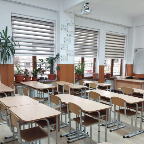 profesorul Sorin-Paul Spineanu-Dobrota, trimis în judecată pentru viol și agresiune sexuală asupra elevilor minori, continuă să lucreze în cadrul ministerului educației