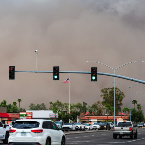 Furtună puternică de praf și vijelie a lovit Phoenix, Arizona