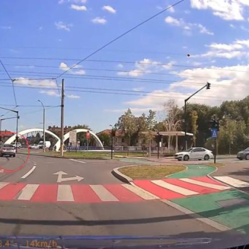 șofer din Cluj-Napoca ignora semaforul roșu și face un gest riscant în trafic