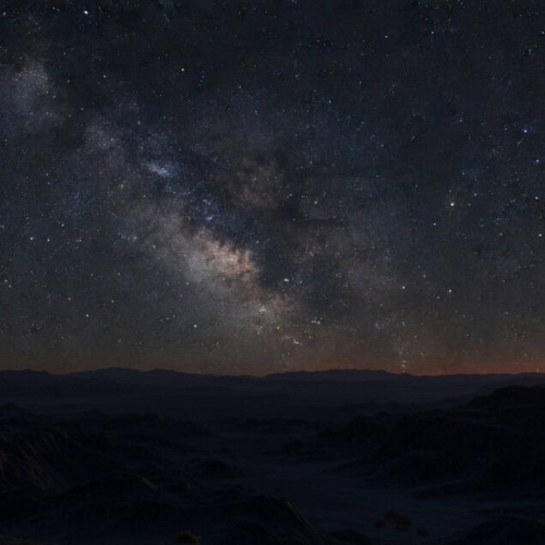 Planeta Marte va fi vizibilă marți seara