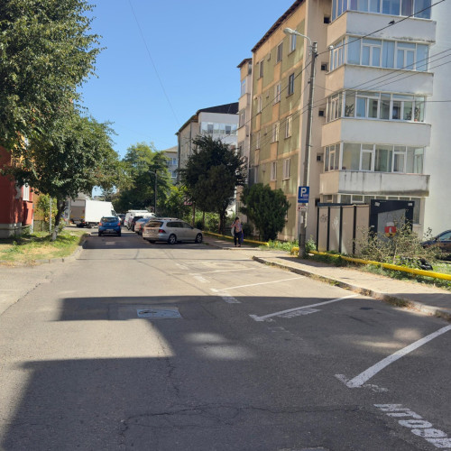 Lucrări de asfaltare pe strada Maratei în plină desfășurare