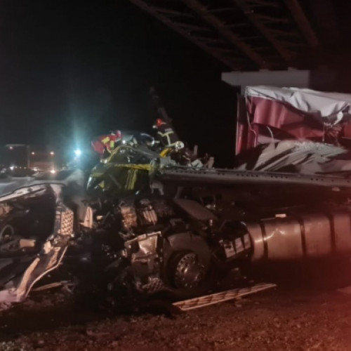 Accident grav pe DE 87 în Vrancea, un șofer a murit și altul se află în stare critică