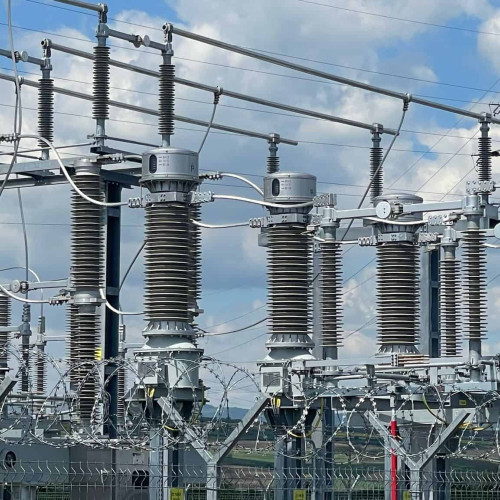 Facturile la energie electrică, în creștere din cauza caniculei și a scumpirii TVA-ului