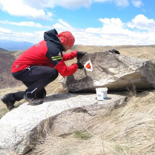 Salvamontiști din Gorj efectuează lucrări pe traseul către vârful Parângul Mare