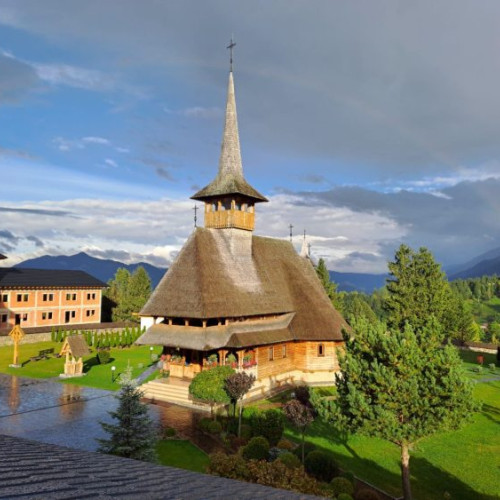 Hramul mănăstirii Pietroasa - Borșa celebrat de sărbătoarea Taierii Capului Sfântului Ioan Botezătorul