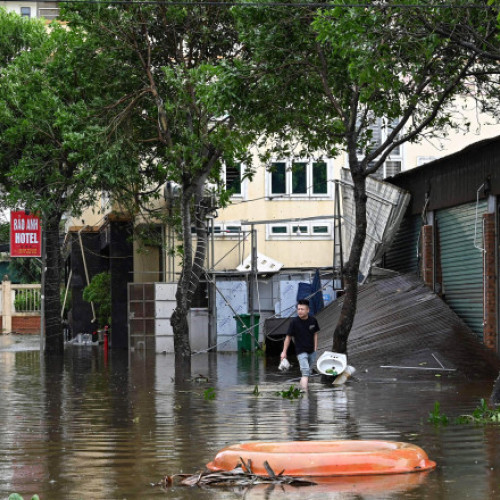 Taifunul Kajiki face ravagii în Vietnam: bilanțul crește la 7 morți și peste 8.700 de case avariate