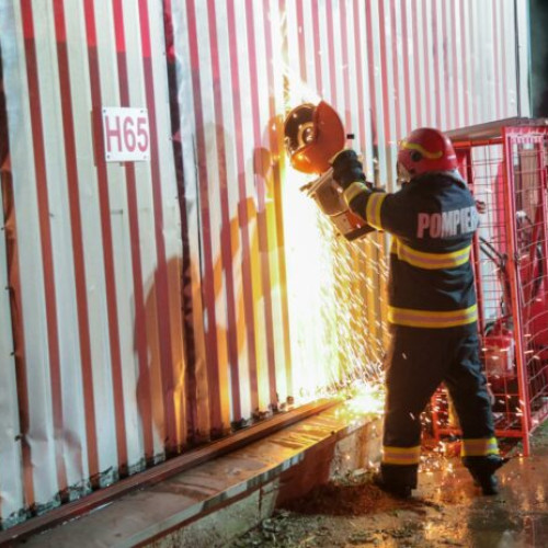 Incendiul de la complexul comercial Dragonul Roșu a afectat calitatea aerului din București