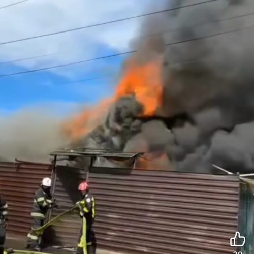 incendiu major în arad, trei persoane rănite