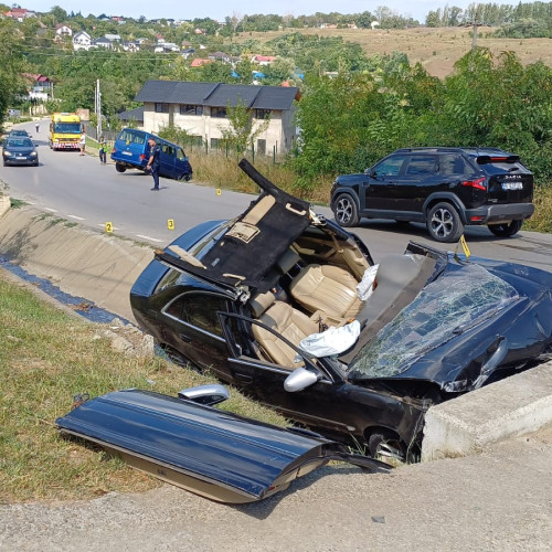 accident în Botoșani: două persoane rănite într-o coliziune pe raza localității Curtești