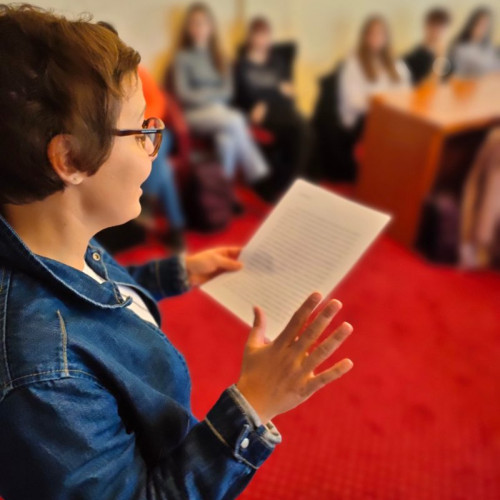 - "Elevi Și Teatru - Maraton De Lectură Cu Voce Tare, "Zilele de Lectură Împreună", La Bibiloteca Județeană Mureș