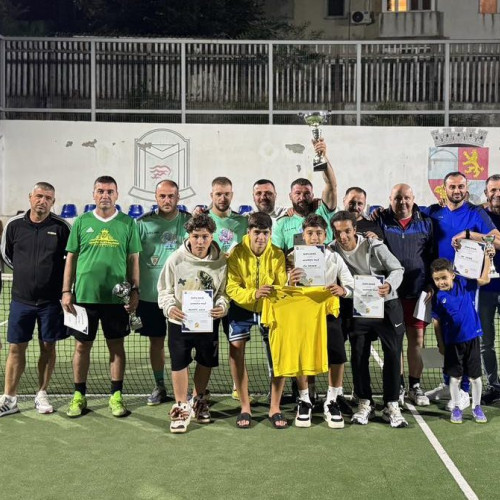 echipa V.S Team Panini a câștigat Cupa Medgidiei la fotbal tenis cu piciorul, după un parcurs remarcabil. Reprezentanții CS Medgidia menționează că succesul lor a fost rezultatul disciplinii și motivației, dar și al bucuriei de a juca acest sport și al spiritului de învingători.