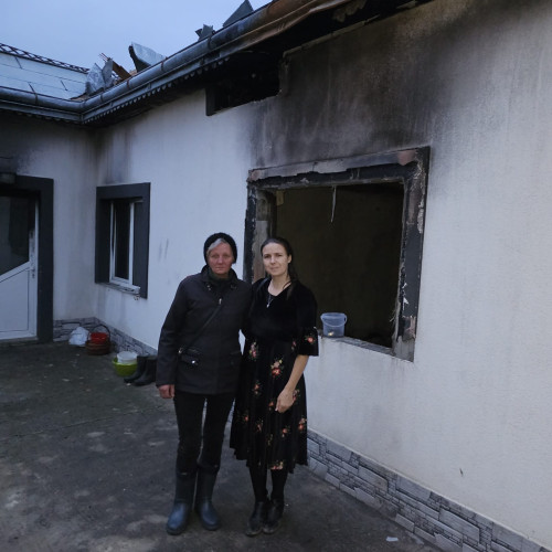 mama din satul victoria încearcă să-și reconstruiască viața după incendiu