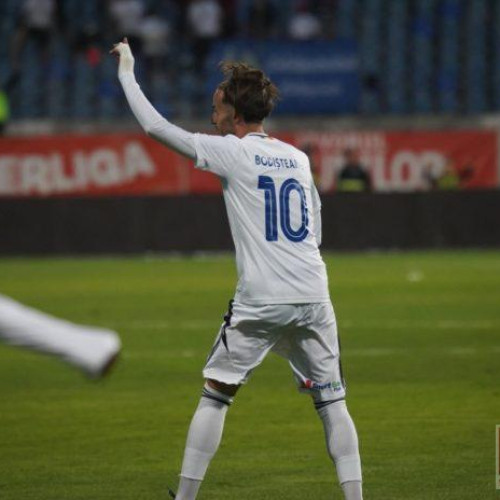 FC Botoșani s-a calificat în faza grupelor Cupei României, după o victorie modestă în fața Unirii Alba Iulia, scor 1-0. Meciul a avut loc pe Stadionul &quot;Cetate&quot; și a fost parte a play-off-ului, ultima etapă înainte de faza grupelor. Elevii lui Leo Grozavu au dominat meciul în cele mai multe momente, iar golul decisiv a fost marcat de Stefan Bodisteanu în minutul 38.