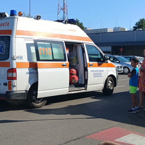 Accident în parcare la Kaufland: o femeie de 47 de ani rănită grav