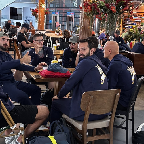 Echipa de hochei Corona Brașov nu a reușit să ajungă la meciurile amicale din Scoția din cauza zborurilor anulate