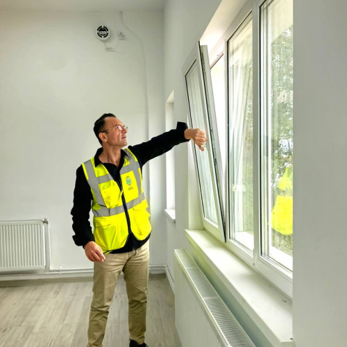 Liceul Teoretic „Ion Heliade Rădulescu” din Târgoviște, în proces de modernizare majoră, beneficiază de investiții fără precedent din partea Primăriei municipiului. Potrivit primarului Daniel Cristian Stan, aceste proiecte reprezintă cele mai importante investiții din istoria instituției de învățământ.