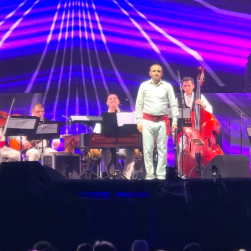 Festivalul național al cântecului și dansului popular românesc de la Mamaia, un eveniment emblematic pentru cultura românească, revine în 2024, anunță autoritățile culturale. Potrivit centrului cultural județean Constanța, festivalul a devenit un simbol al tradiției și identității naționale, reunind în fiecare an interpreți, dansatori și iubitori ai folclorului.