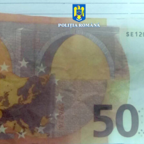 o tânără din orașie suspectată de înșelăciune după ce a vândut monede false într-un joc de societate