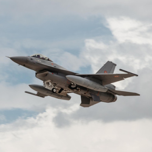Trei aeronave F-16 obținute de Norvegia intră în dotarea forțelor aeriene române