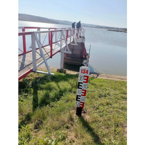 Lucrări de întreținere la acumularea Fegernic din Bihor pentru protejarea comunităților