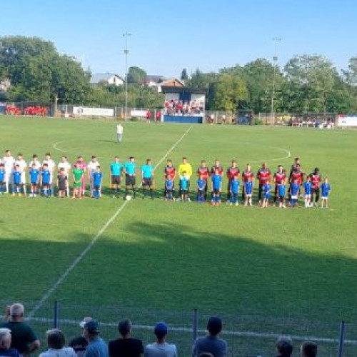 Echipa din Baicoi, în concursul pentru promovarea în faza grupelor Cupei României, a suferit o înfrângere în fața formației bistrițene, într-un meci plin de momente tensionate și ocazii nereușite, conform reportajului de pe ziarulprahova.ro. Antrenorii au subliniat faptul că lipsa determinării și ambiției nu au fost cauza eșecului, ci experiența acumulată de jucătorii bistrițeni în ligi superioare, precum și în alte campionate externe, au făcut diferența.