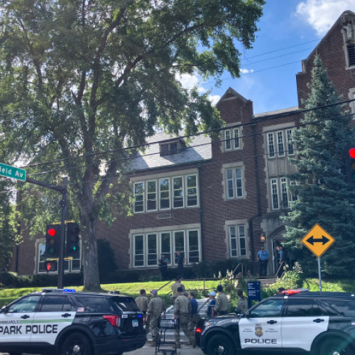 Atac armat într-o biserică din Minneapolis: doi copii uciși și 18 răniți