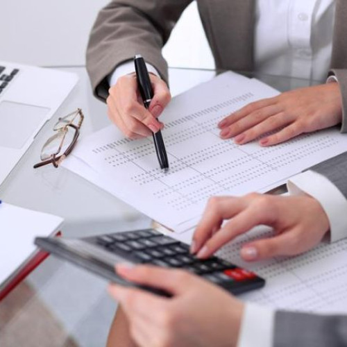 Guvernul propune noi reguli fiscale pentru veniturile din chirii și activități independente