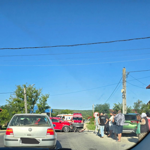 Accident rutier la Târgu Cărbunești: două persoane au fost rănite
