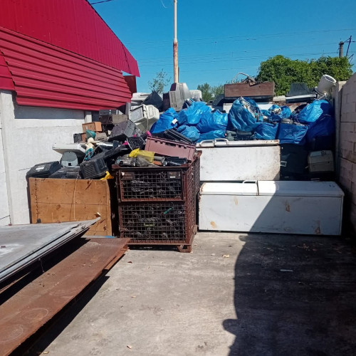 controale ale Garzii de Mediu Gorj au descoperit nereguli grave în gestionarea deșeurilor periculoase