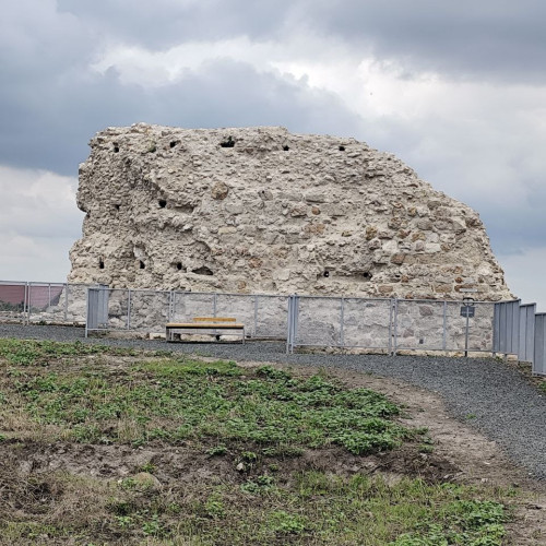 Scoala de vară de la Carsium, o ocazie pentru tineri de a descoperi patrimoniul cultural al regiunii