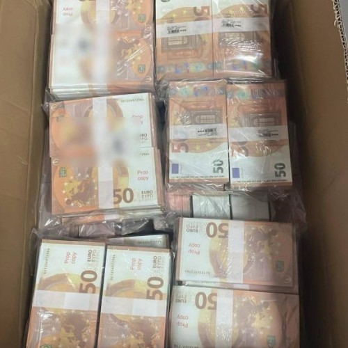 A fost descoperită o grupare care falsifica bancnote, într-un incident din județul Mehedinți