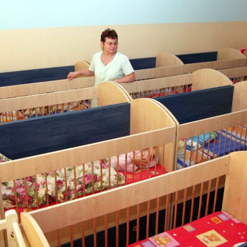 Primăria Botoșani angajează asistent medical pentru creșă